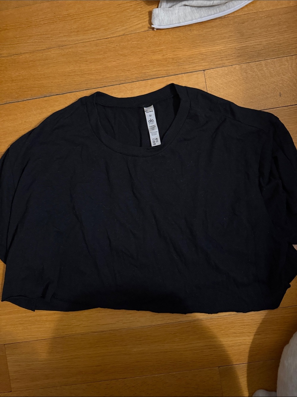 Alo Black Crop Tee